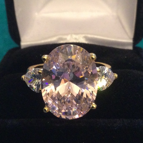 Dazzling Knockout Large Pink Ice Ring - Picture 2 of 12